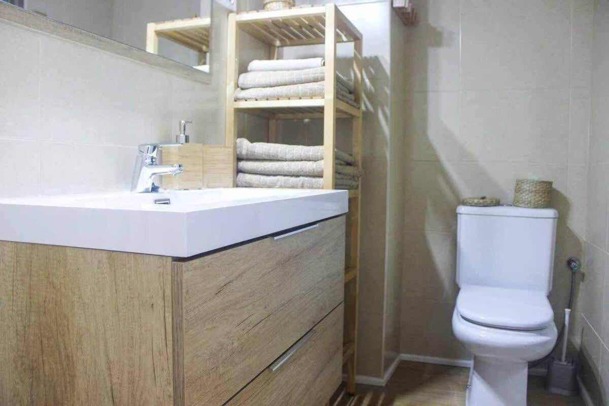 Vivendos - Ma07 - Sostoa Apartman Málaga Kültér fotó